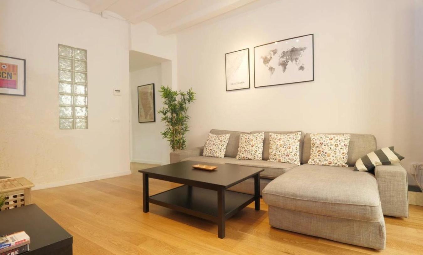 Unique Living Born Apartments & Studios Barcellona Esterno foto
