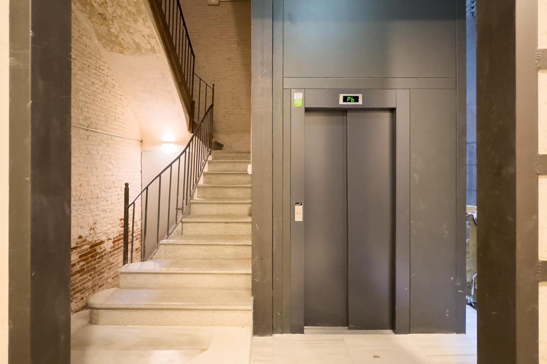 Unique Living Born Apartments & Studios Barcellona Esterno foto